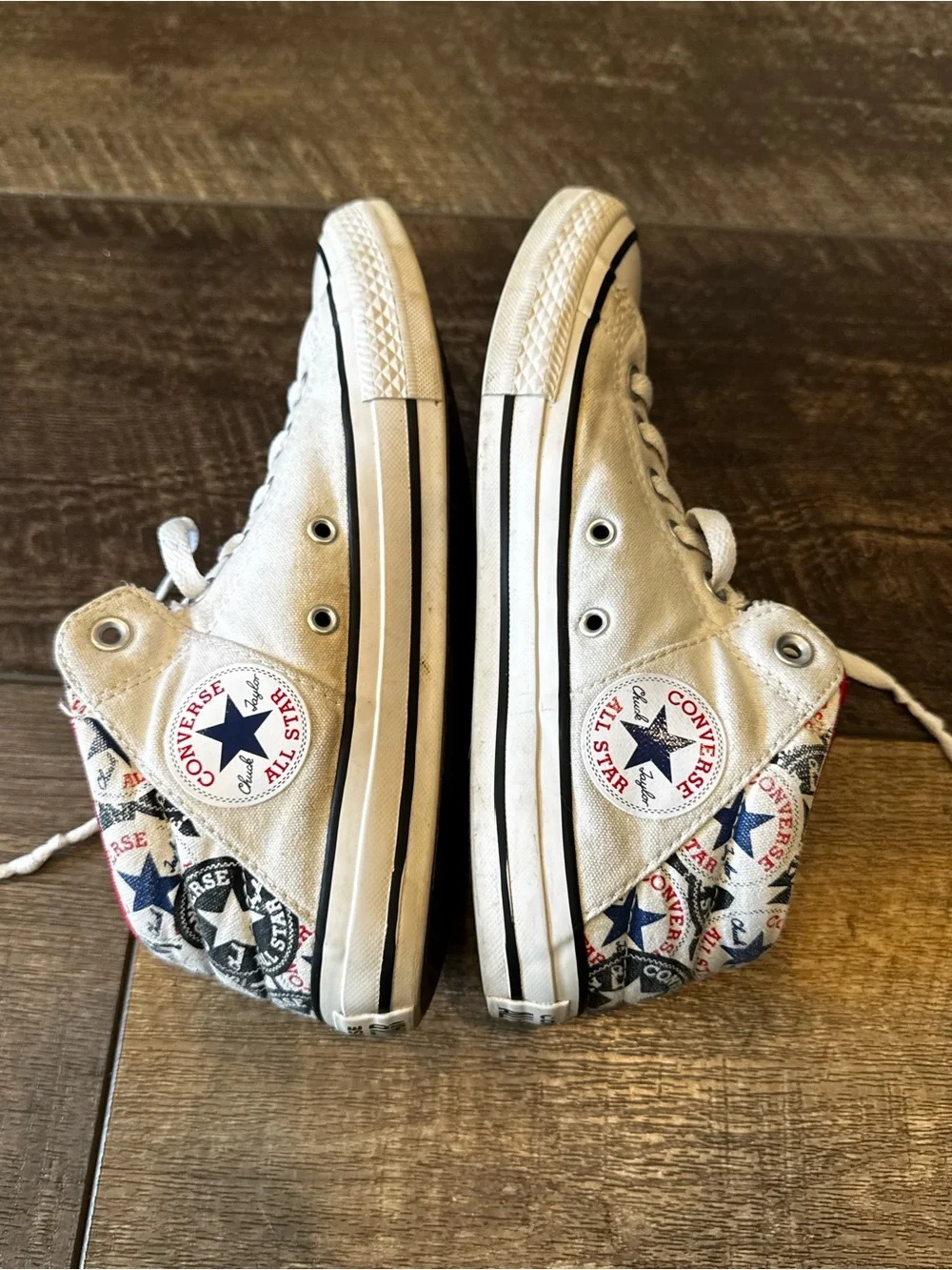 Converse Chuck Taylor All Star Sneaker Logo Play Unisex Youth Size 6 / 667092F